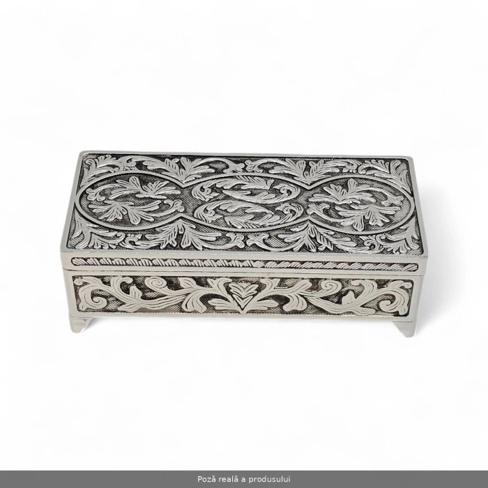 Casetă argintată cu flori în relief și interior din catifea, 18 cm [1]