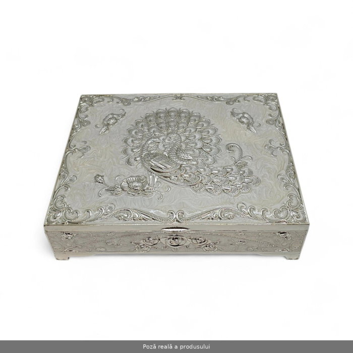 Casetă argintată cu scoică în relief și interior din catifea, 23 cm [1]