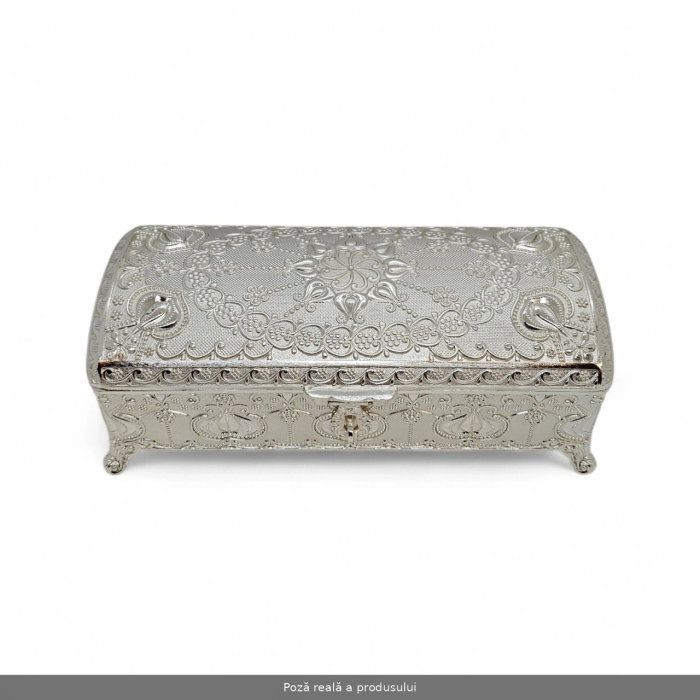 Casetă argintată cu volute în relief și interior din catifea, 22,5 cm [1]