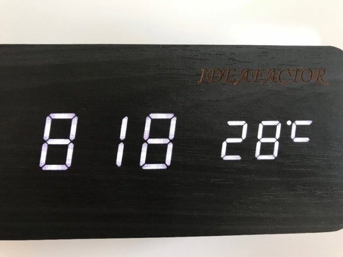 Ceas lemn personalizabil Borealy birou cu afisaj LED [7]