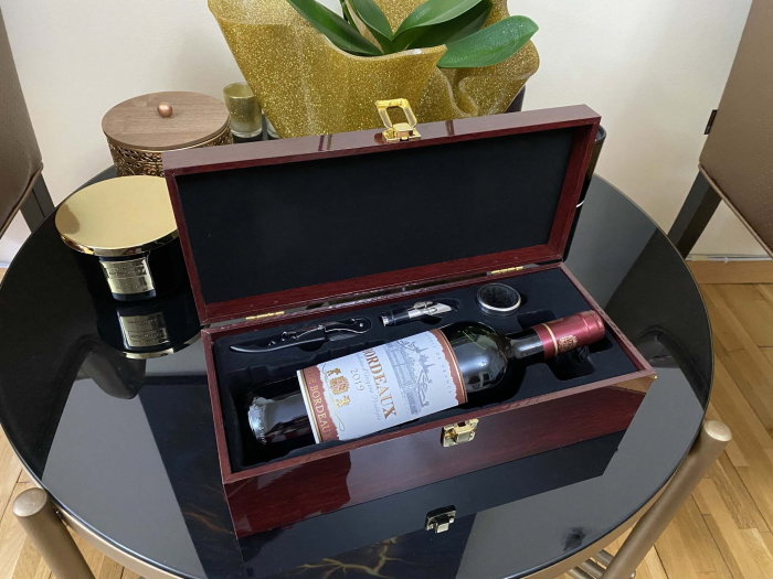 Cutie Vin Superior Special Wine cu 3 Accesorii & Vin Bordeaux Rosu Sec 0.75 l [7]