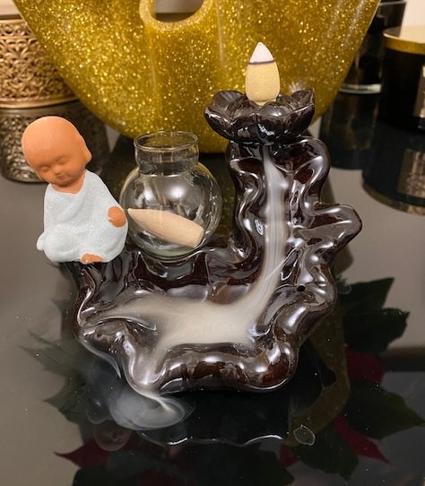 Fantana Small Buddha 2 Aromaterapie Fum Curgator cu Efect de Cascada & Cadou Set 40 conuri aromatice [1]