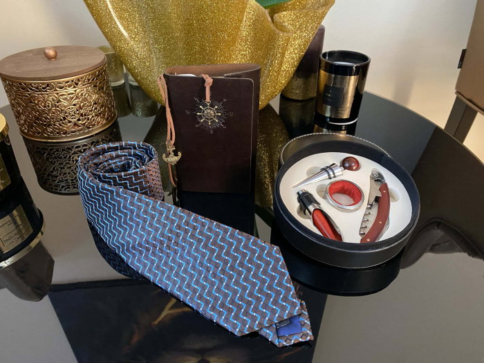 Gentleman Gift Set: Agenda Navy Style, Cravata, Set accesorii Vin [2]