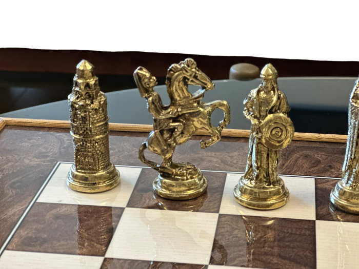 Joc de Șah și Table – Set Deluxe cu Piese din Metal Auriu/Argintiu Sculptate Manual [4]