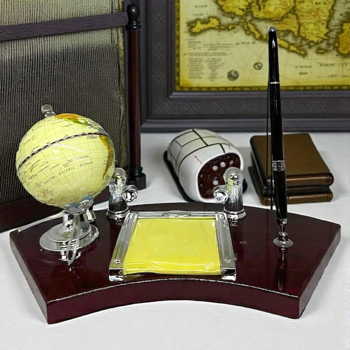 Business Desk Global World [2]