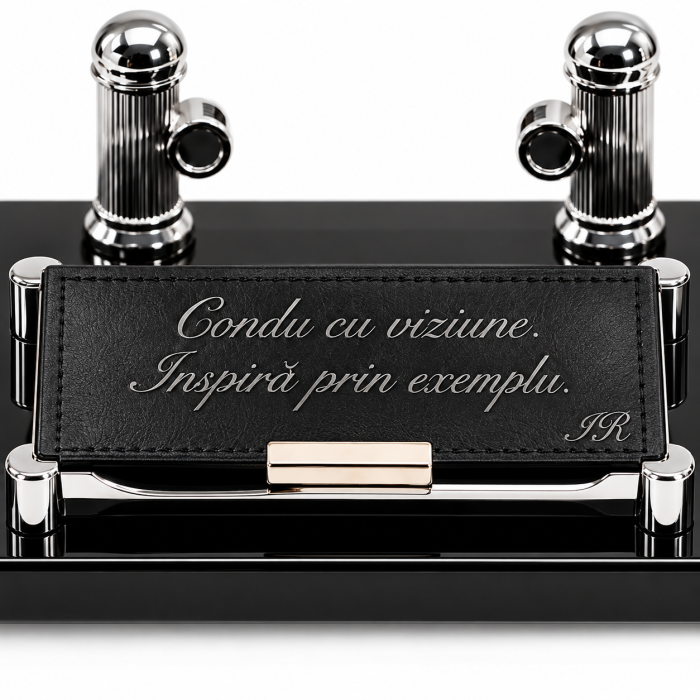 Cadou bărbați – Set birou personalizat cu glob și ceas | Borealy [3]