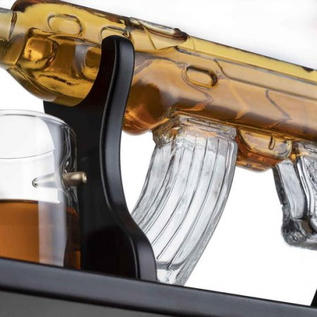 Decantor Pusca cu Patru Pahare cu Glont & Suport Lemn Kitchen. TOP 10 Cadouri Barbati [10]