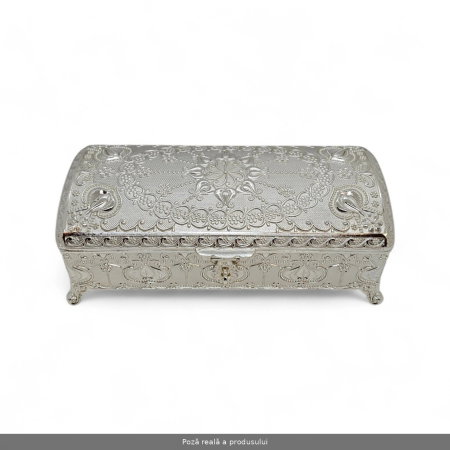 Casetă argintată cu volute în relief și interior din catifea, 22,5 cm [0]