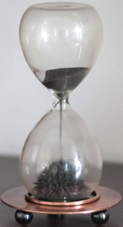 Clepsidră Magnetica Spectacol al timpului - suport metalic - 10 cm inaltime [0]