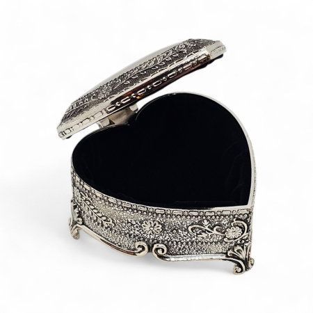 Cutie bijuterii / Casetă Argintată Silver Love în Formă de Inimă cu Interior din Catifea – 7,5 x 8 x 5 cm [2]