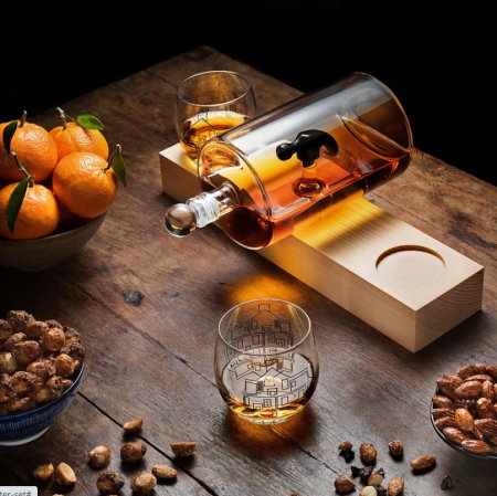 Decantor Sticla cu Ciocan in Interior + 2 Pahare & Suport Lemn [5]