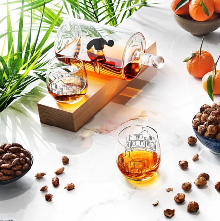 Oferte Black Friday - Decantor Sticla cu Ciocan in Interior + 2 Pahare & Suport Lemn