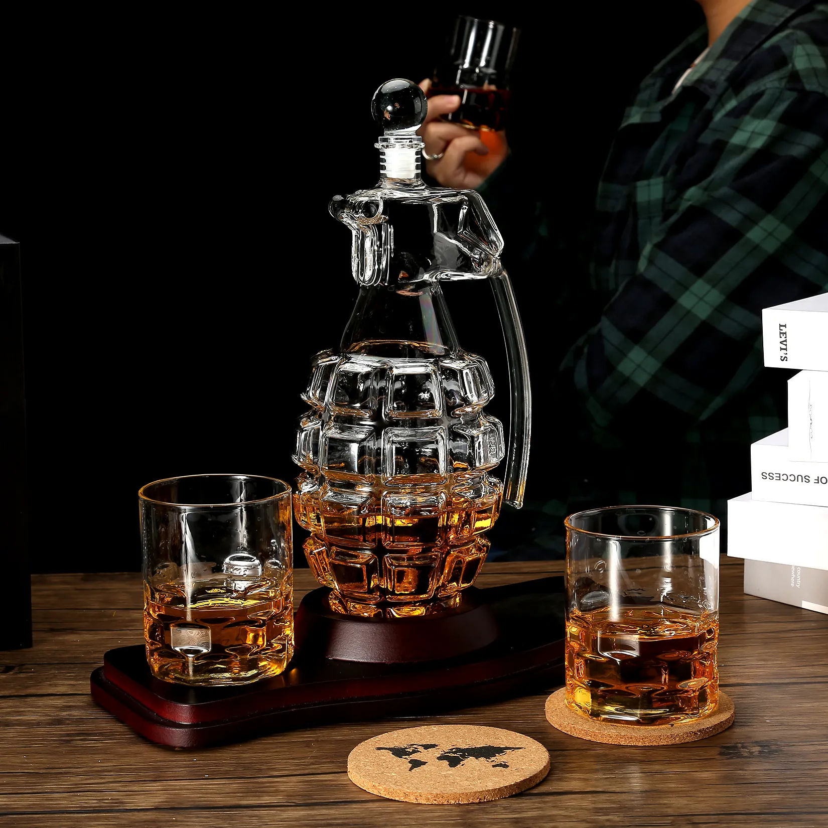 Decantor Grenada + 2 Pahare fara model & Suport Lemn [4]