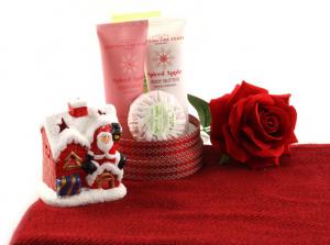 Red Christmas Spiced Apple Scottish [2]