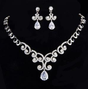 Set Borealy Medalion si Cercei Lady White [1]