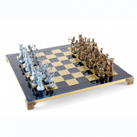 Cadouri aniversare - SET SAH MANOPOULOS 44X44CM PERIOADA GRECO-ROMANA PIESE MARO SI CUPRU-ALBASTRU PIONI ARCASI TABLA BLEUMARINE