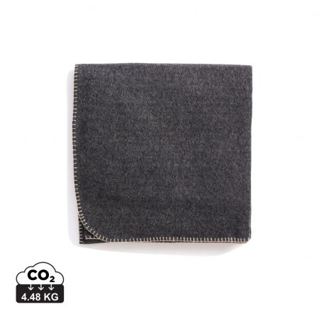 Textile si confort pentru casa - Patura VINGA Bilton reciclata – fleece melange cu functie poncho