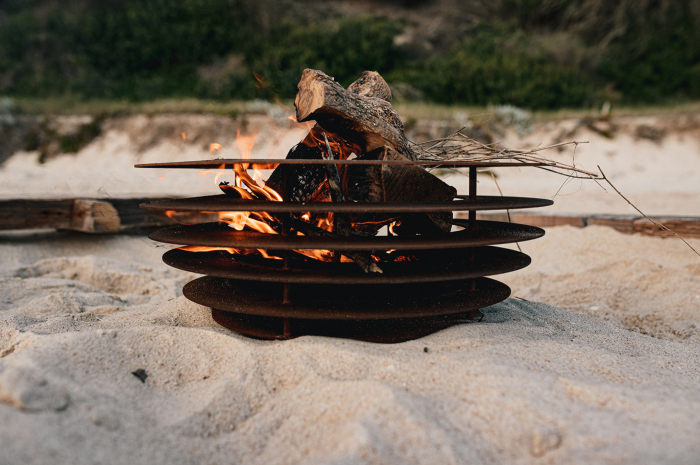 Fire Pit pentru grădină Phobos din oțel Corten, focar exterior 60 × 60 × 24 cm [8]