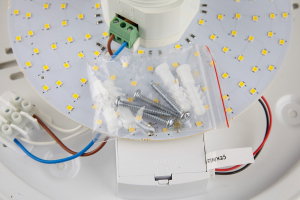 Aplica LED cu senzor si kit de emergenta BRRO [2]