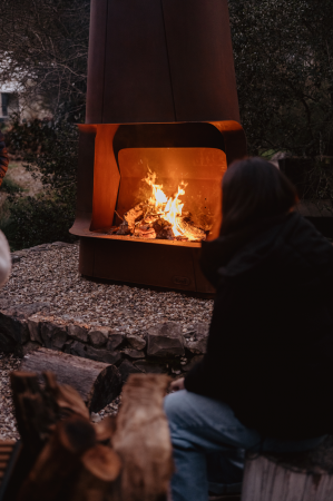 Șemineu exterior / Fire Pit Apollo din oțel Corten pentru grădină 125 × 53 × 190 cm [7]