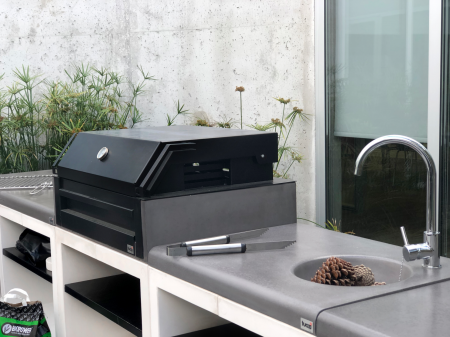 Gratar pentru gradina, Kitaway Grill Otte din beton, 110 × 47 × 192 cm [1]