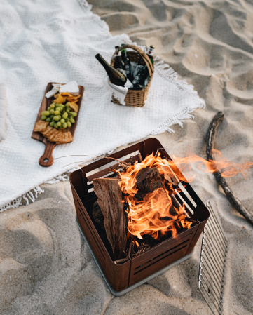 Fire Pit pentru grădină (focar exterior) Tharsis din oțel Corten și beton, focar exterior 37.5 × 37.5 × 40 cm [7]