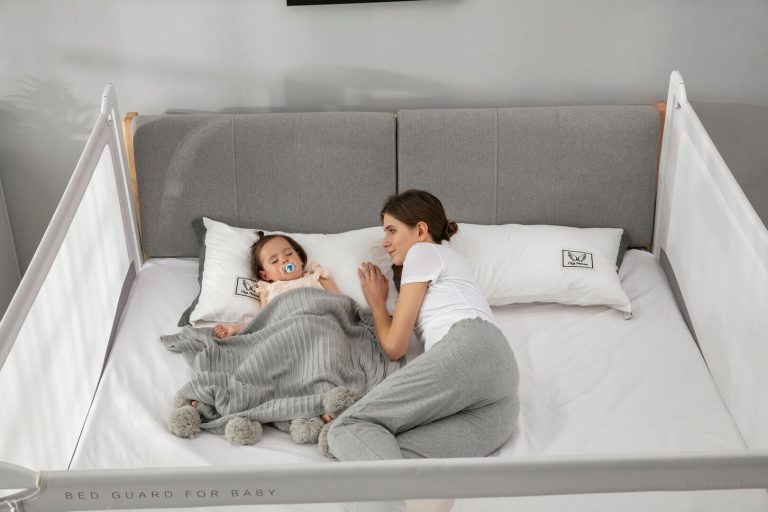 Despre co-sleeping – de ce să doarmă copiii în pat cu părinții