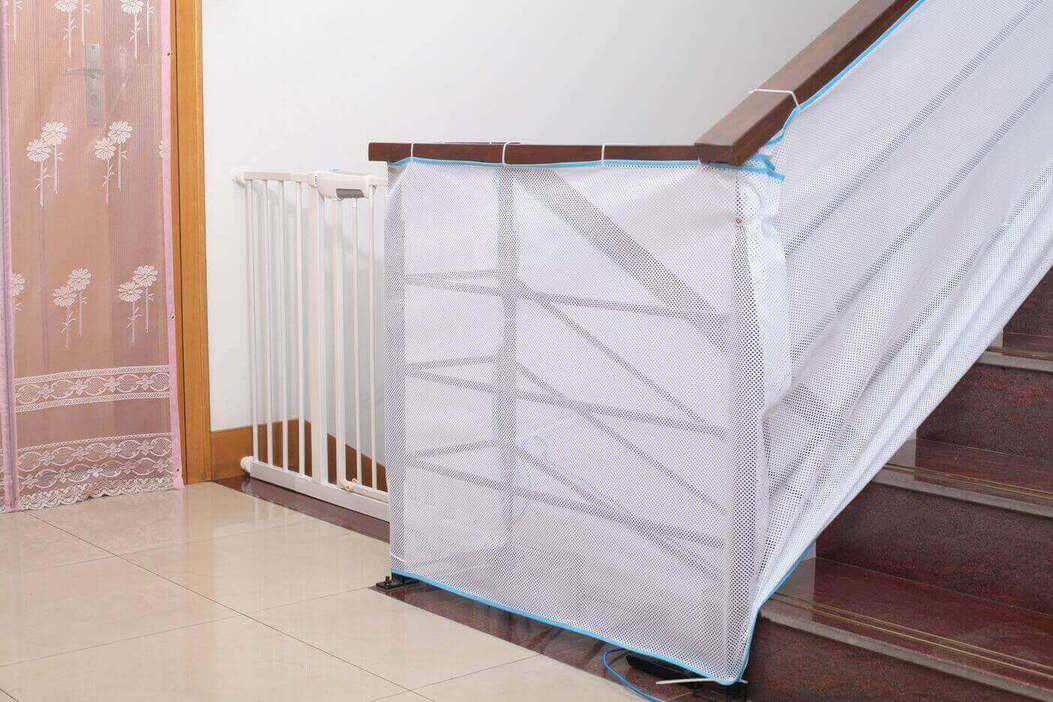 Plasa protectie pentru balustrade rezistenta la intindere, cu montaj usor 
