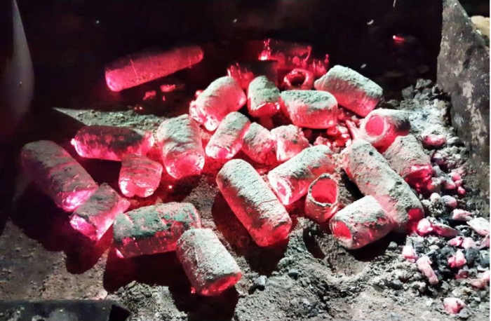 CARBUNE DE GRATAR 3 KG BRICHETE DIN RUMEGUS BIOTEN [3]