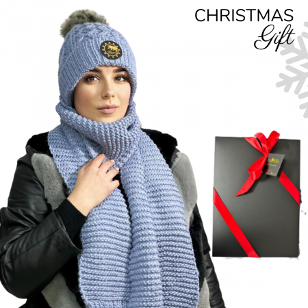 Cadouri aniversare - Cadoul perfect de Crăciun - Set caciula cu fular asortat, din lana, ambalat in cutie cadou, model IULIA  albastru light