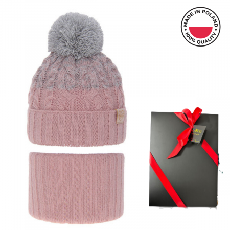 Caciuli copii - Set de iarnă cu căciulă și fular circular pentru copii Zendaya 5987.02.K30 roz produs in Polonia