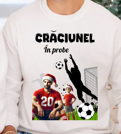 Tricouri personalizate Family - Tricouri personalizate Craciunelul fotbalist in probe, Cadoul perfect de craciun 12675