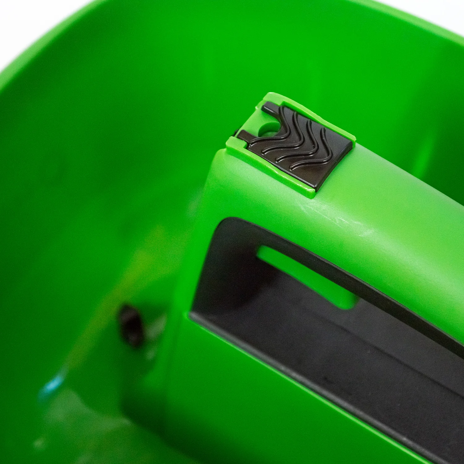 Distribuitor electric Easy Drop - capacitate 2.7 L pentru seminte si ingrasaminte [2]