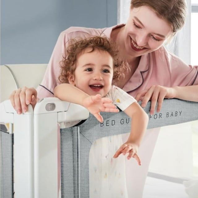 mama si copilul in pat, sunt veseli si barierele de pat xxl de la empria