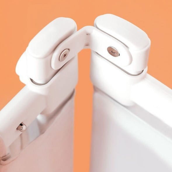 imagine cu doua bariere de pat unite prin conectori 