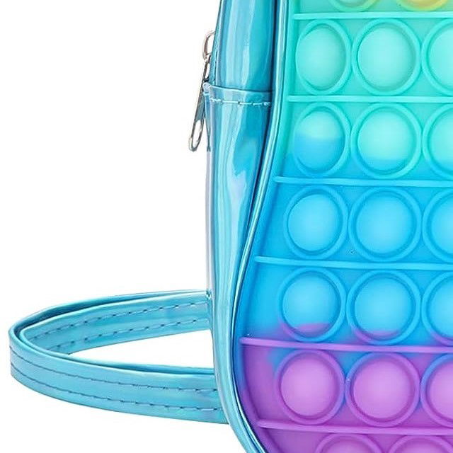 Rucsac pentru prescolari cu butoane din silicon moi si durabile si fermoar din aliaj de zinc