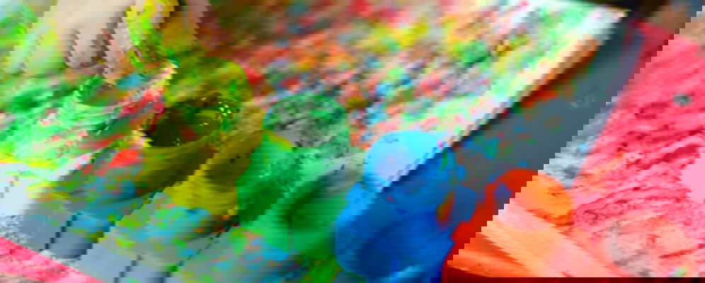 deget de copul in vopsea colorata 