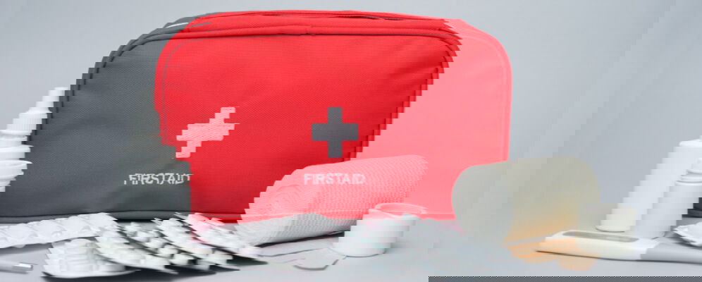 imagine cu trusa de prim ajutor 