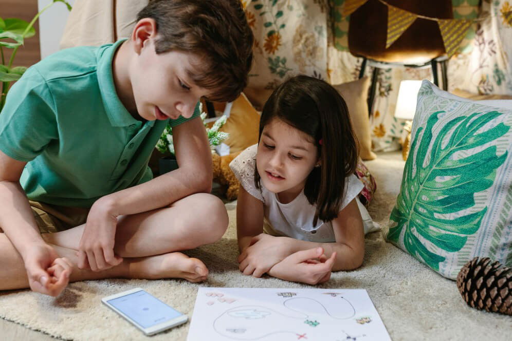 Organizează o Vânătoare de Comori pentru Copii: Aventura și învățarea se întâlnesc