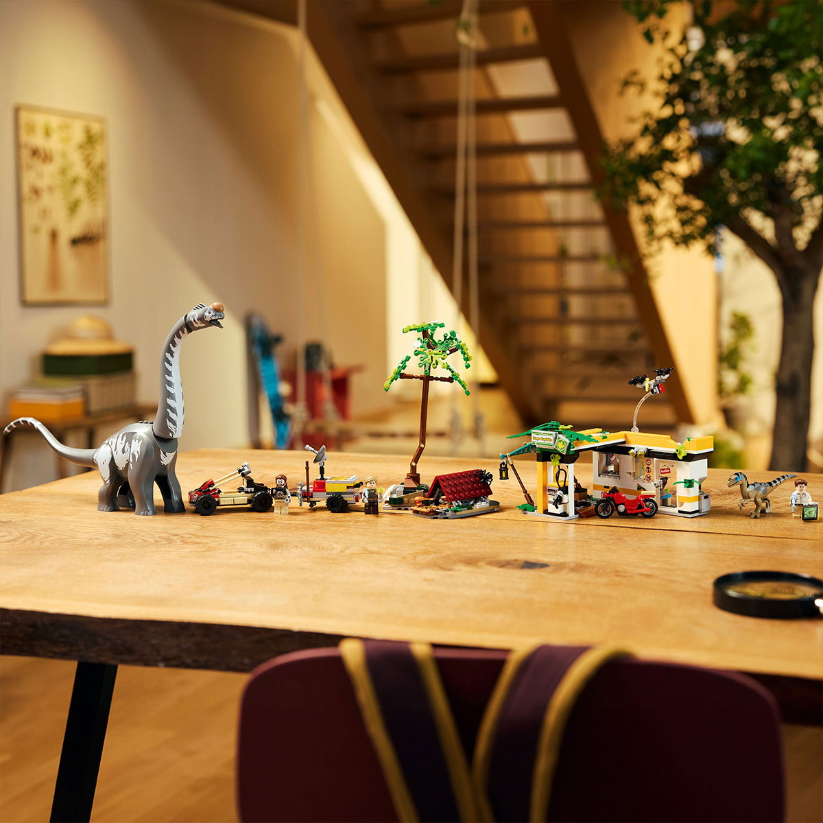 LEGO®  Jurassic World - Misiune de urmarire a unui Velociraptor si a unui Titanosaurus (76973), 582 piese [6]