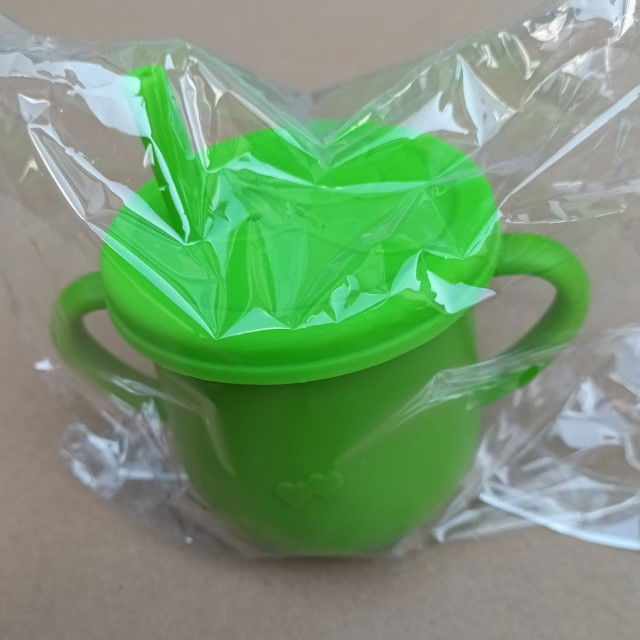 Cana din silicon cu capac si pai, pentru bebelusi, Empria, Diverse culori [2]