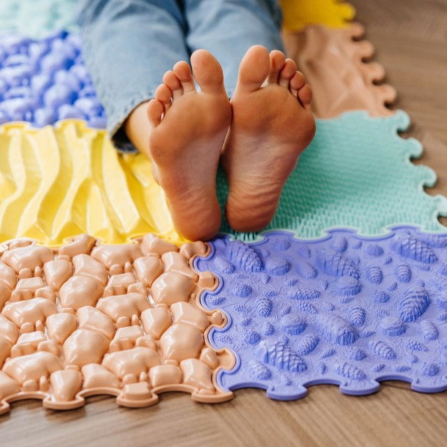 Covoras ortopedic, senzorial, set puzzle, 8 piese cu diferite texturi, Sensory&Calm Pastel Set [4]