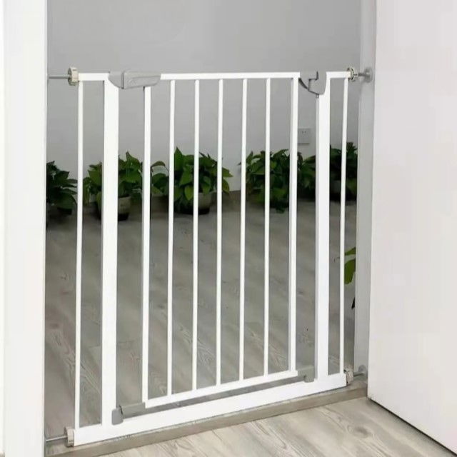 Gard de protectie copii, pentru usi si scari, montaj prin presiune, dimensiune reglabila 71-77 cm, Empria, Alb [7]