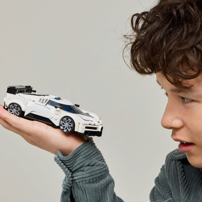 Hipermasina sport Bugatti Centodieci [5]
