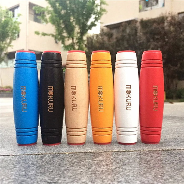 Jucarie antistres Fidget Stick Mokuru din lemn, diverse culori [3]
