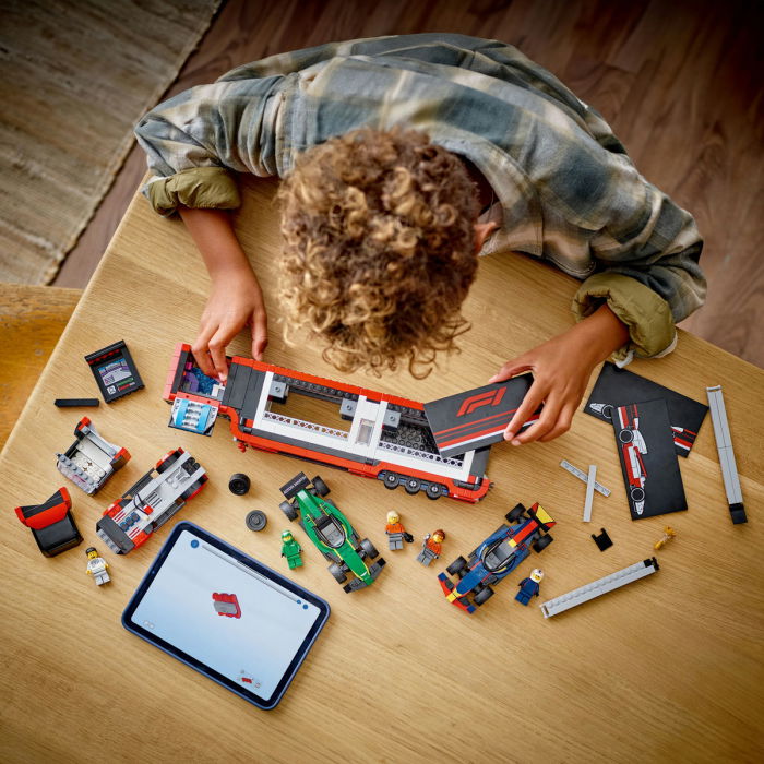 LEGO® City - Camion F1 cu masinile F1 RB20 si AMR24 (60445), 1086 piese [6]