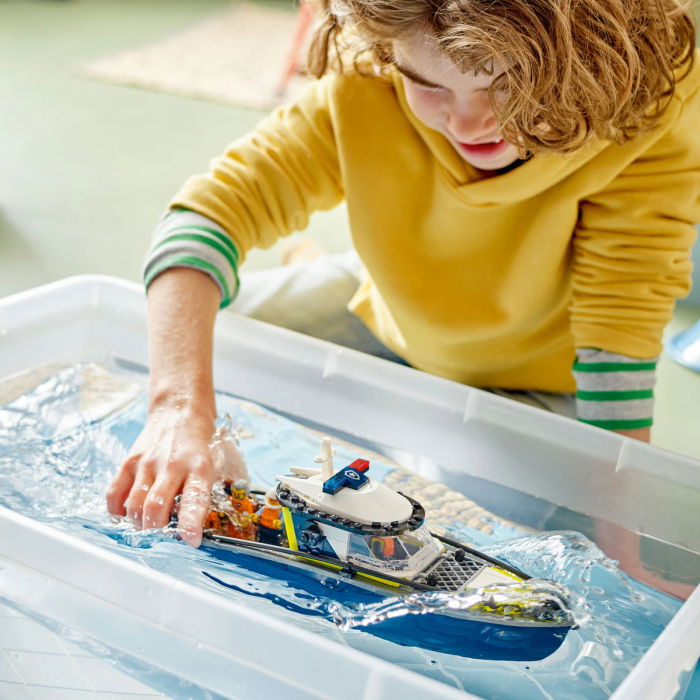 LEGO® City - Urmarire cu barca de politie (60456), 264 piese [4]