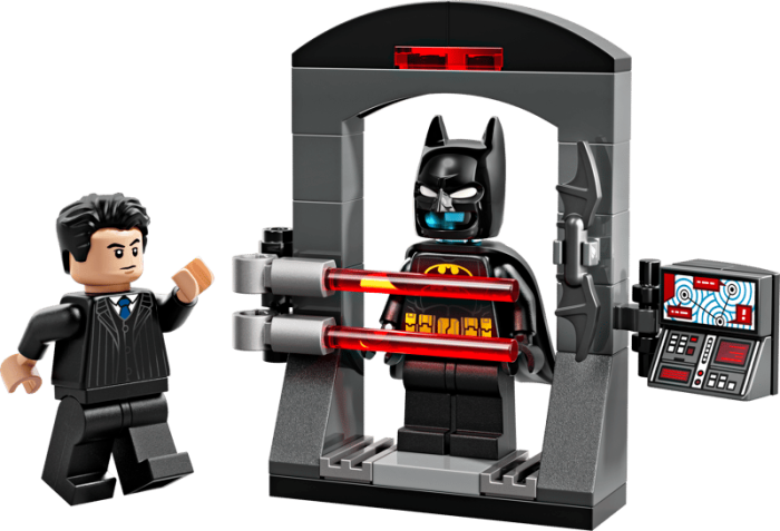 LEGO® DC Super Heroes -  Batman™: Bruce Wayne™ si Batcostumul (30726), 35 piese [2]