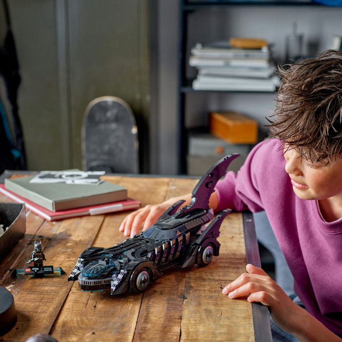 LEGO®  DC Super Heroes - Batmobilul din Batman Forever (76304), 909 piese [5]