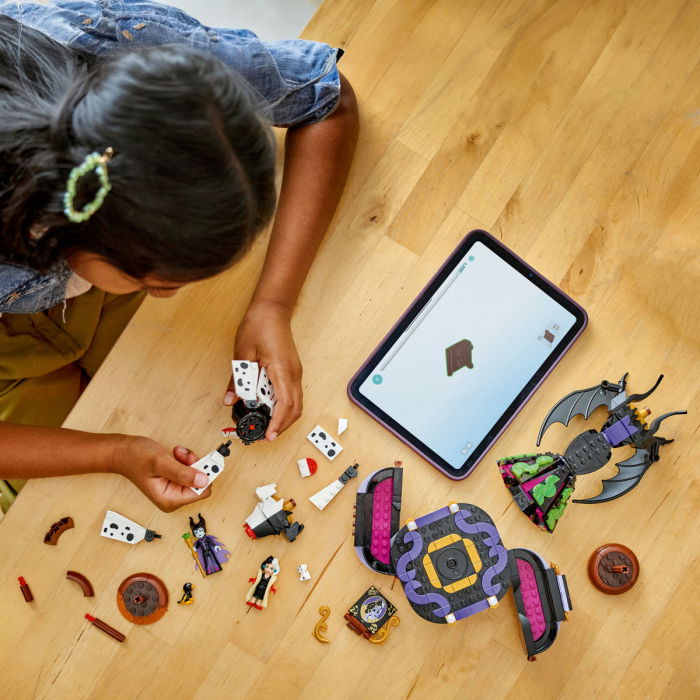  LEGO®  Disney - Rochiile lui Maleficent si Cruella De Vil (43262), 524 piese [6]